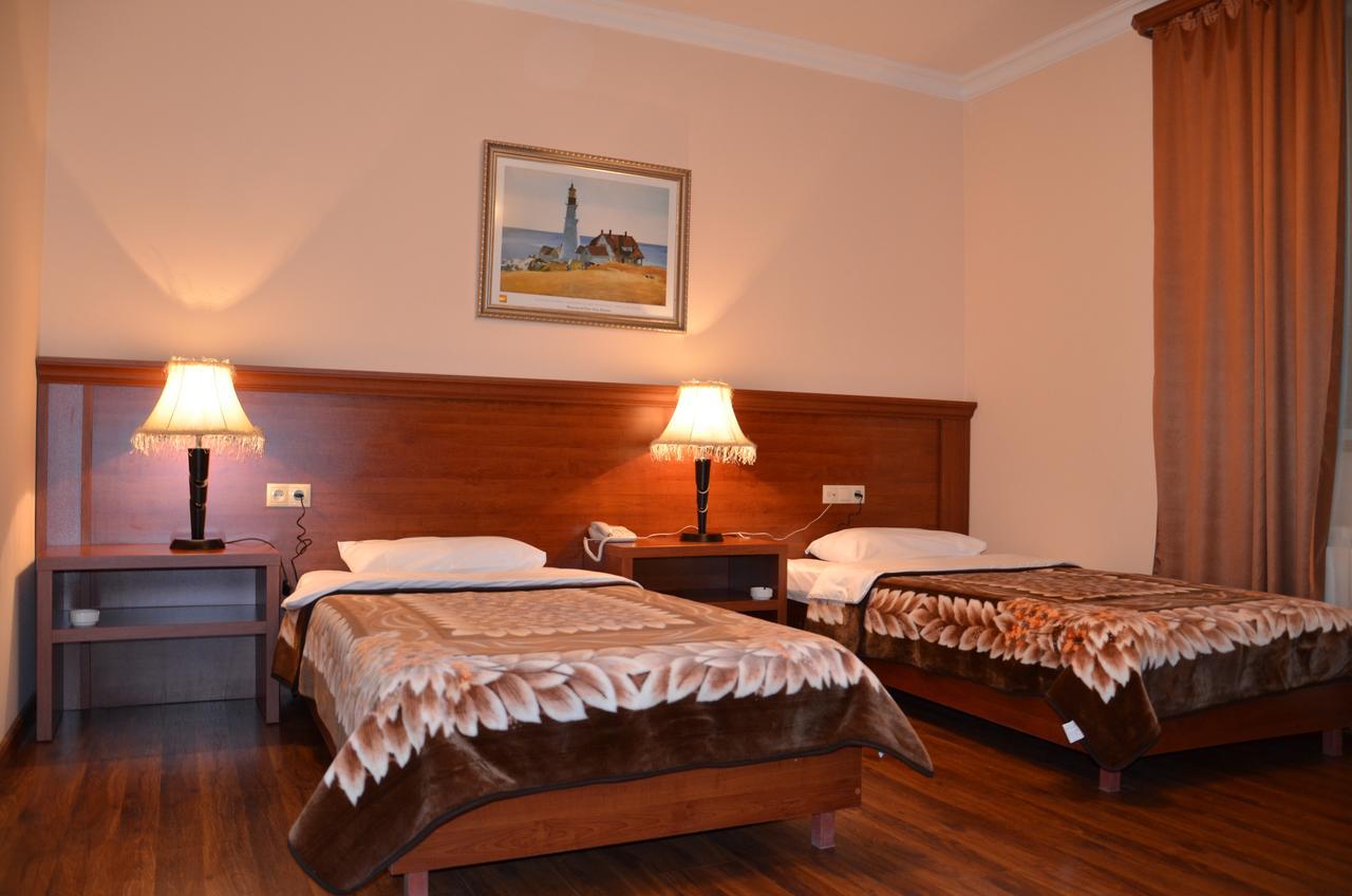 Syunik Hotel Kapan Esterno foto